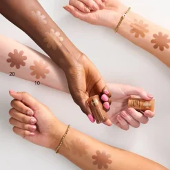 Essence Baby Got Bronze 20 Holiday Glow Shimmering Bronzer< Bronzer