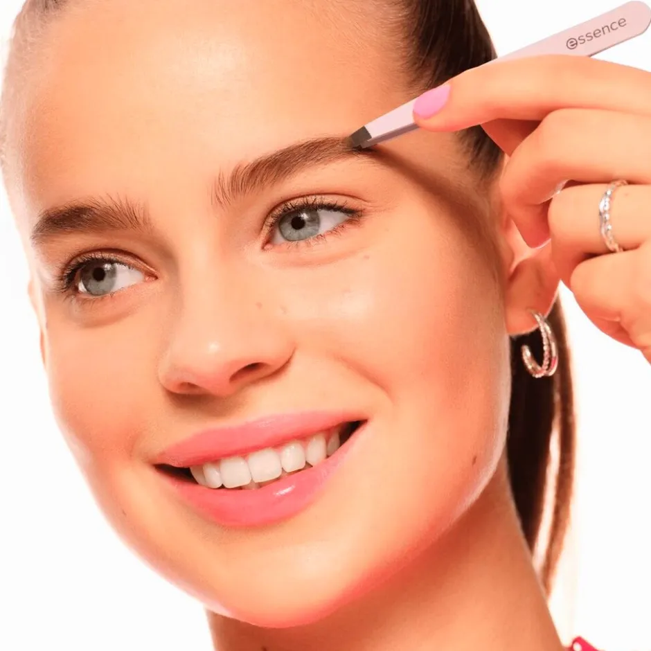 Brow Tweezer|Essence Discount