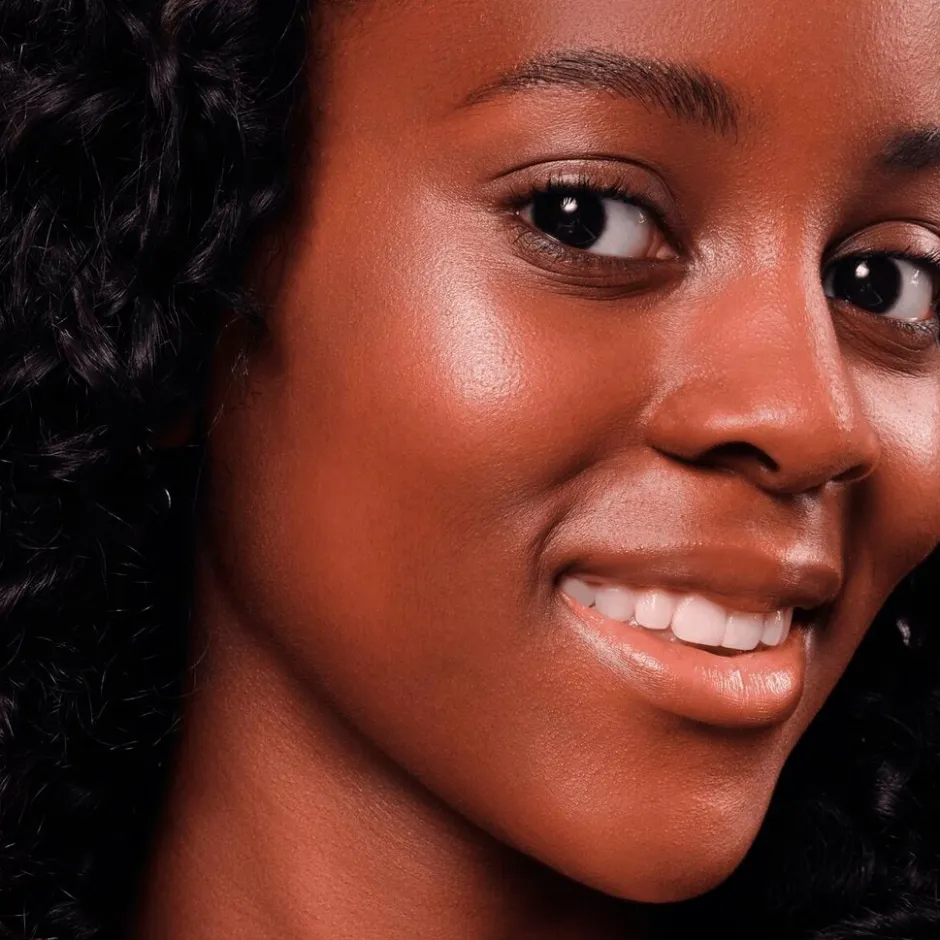 Essence Soft Touch 30 Glazing Gleam Bouncy Glow< Highlighter