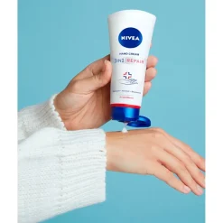 Nivea 3-in-1 Repair Handcrème< Handcrèmes