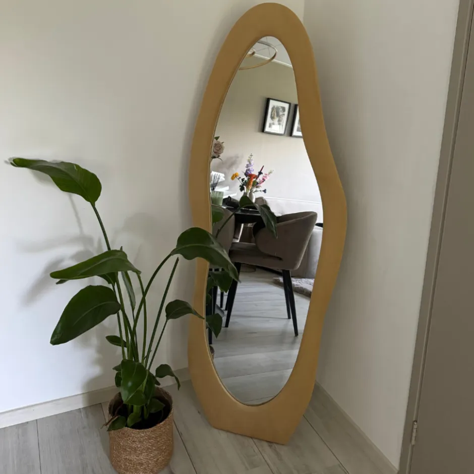 Gestoffeerde Staande Spiegel Shaped|SensaHome Outlet