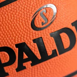 Varsity TF150 Outdoor Basketbal|Spalding New